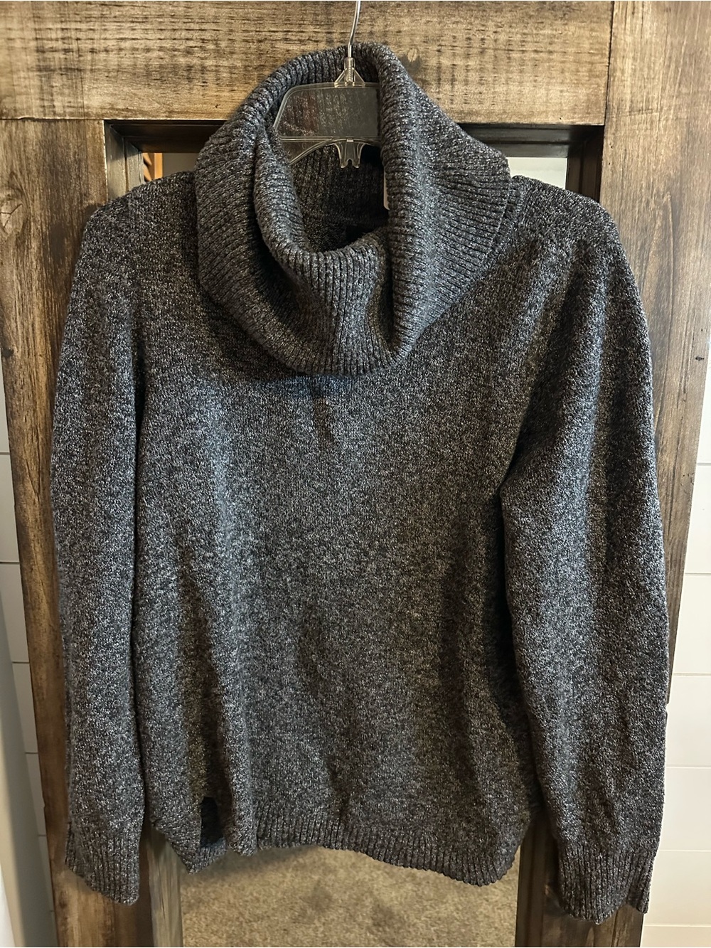 Tahari Women’s M Charcoal Gray Cowl Neck Sweater Marled Knit Cozy Pullover
